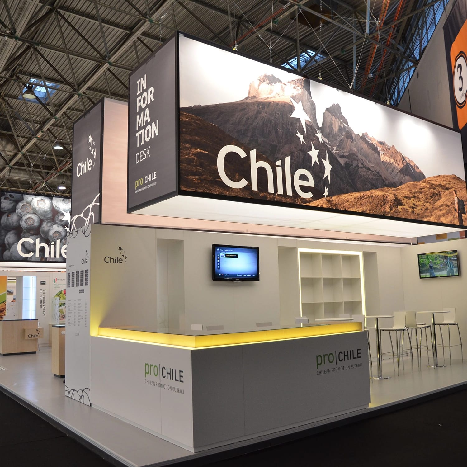 Fire Retardant Frontlit Fabric 130gsm Soft Matte Finish for Indoor Displays